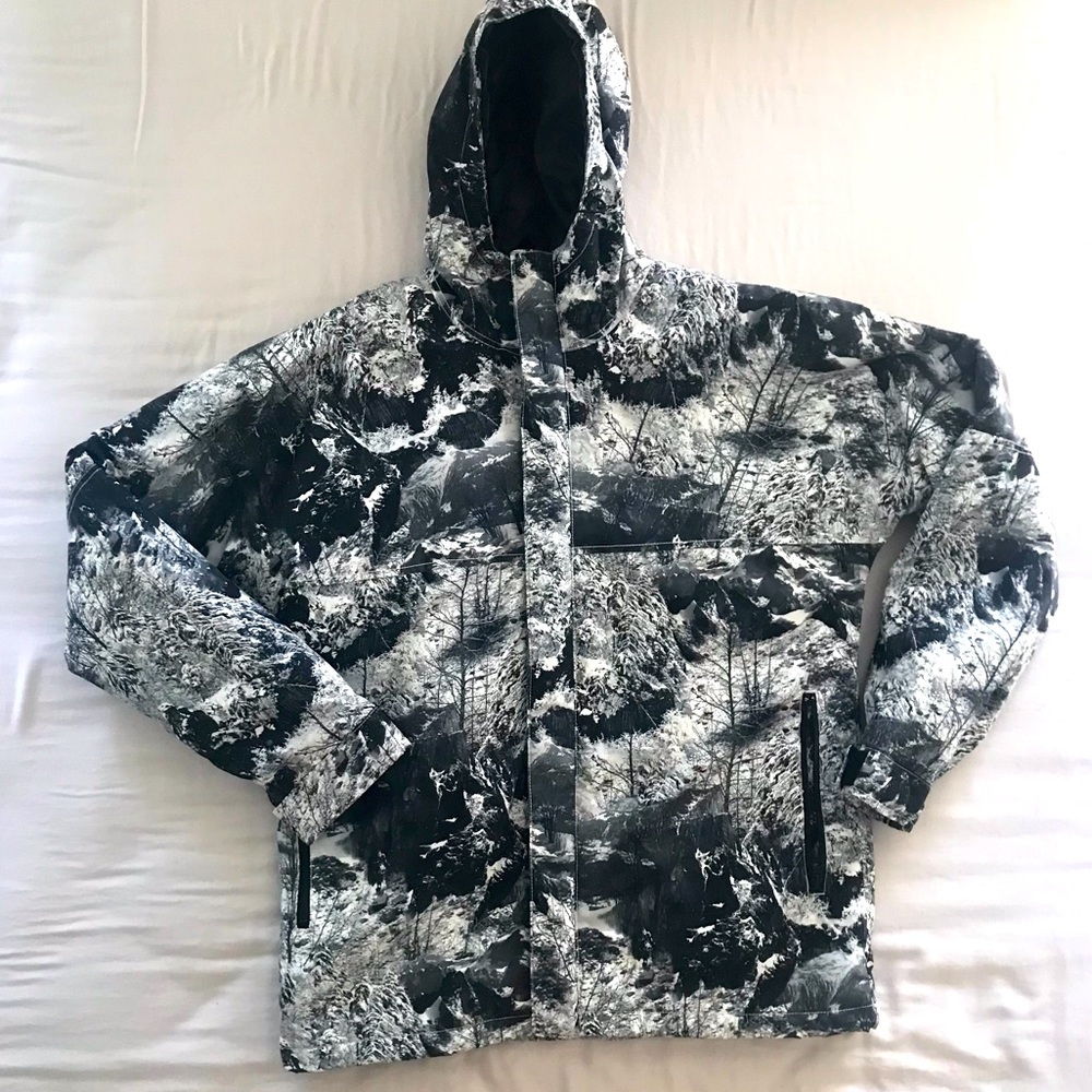 Old Navy Men’s Black and White Hooded Winter Puffy Jacket